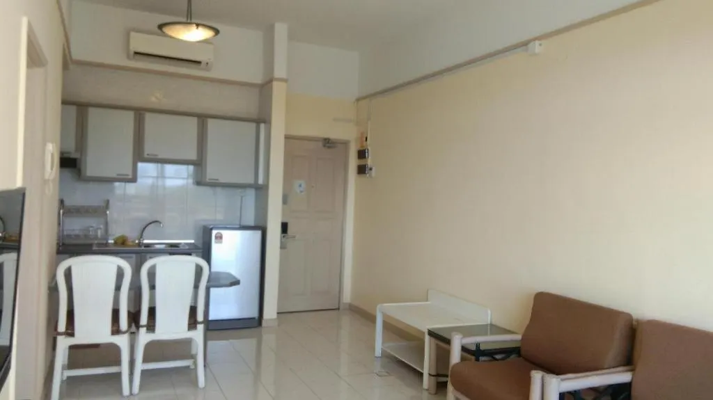 Oyo Home 90533 Nomadic Town Condo Malacca 2*,